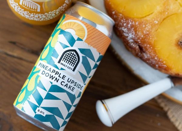 Vault City PINEAPPLE UPSIDE DOWN CAKE 8% Pastry Sour 44cl Can